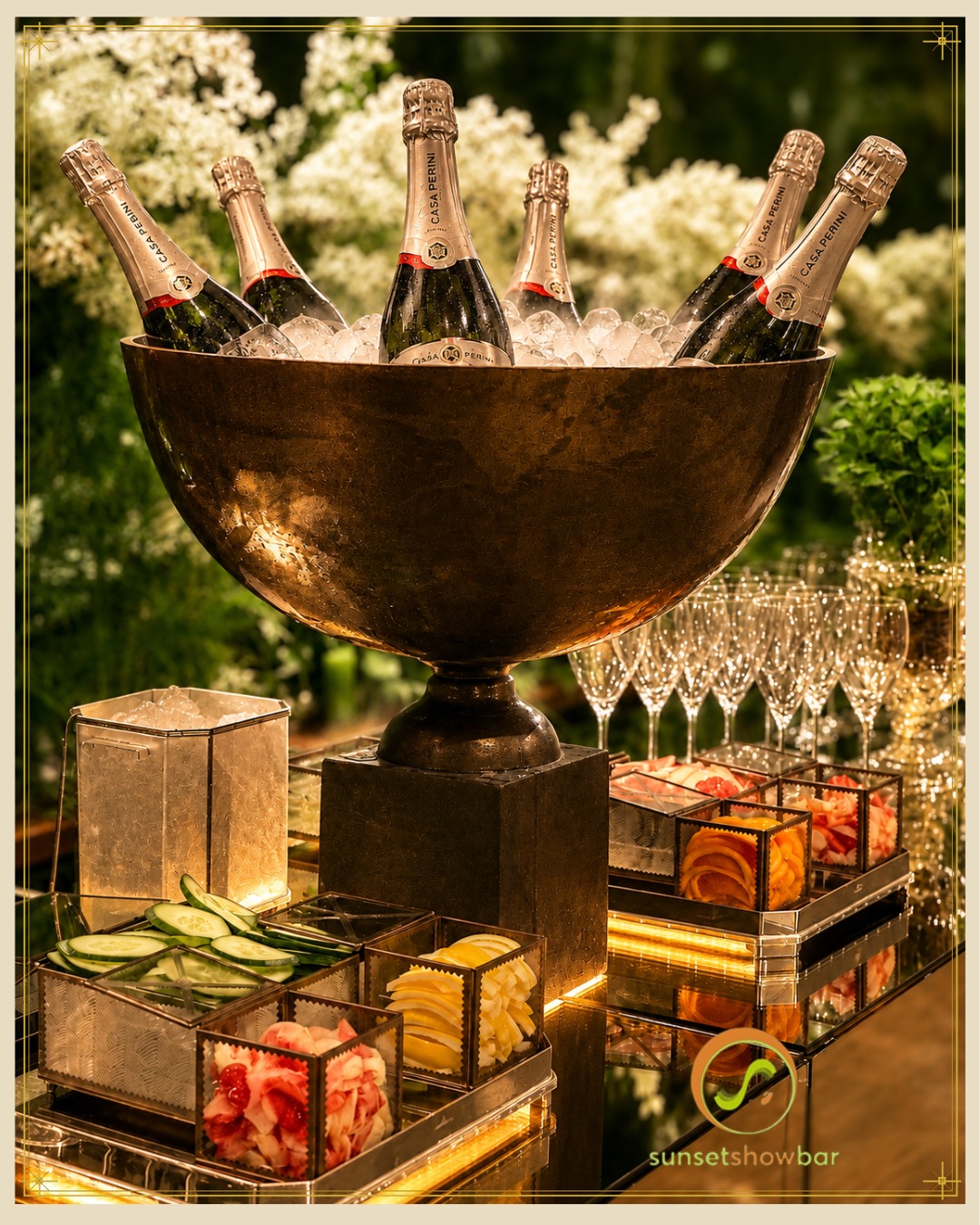 A vida é feita de brindes. A gente só garante que o seu seja perfeito. 🍾✨ #EventosGoiania #BarDeEventos #Espumante #Even